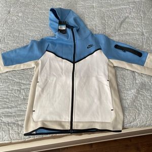 🚨FULL NIKE TECH FLEECE (BRAND NEW CONDITION)🚨